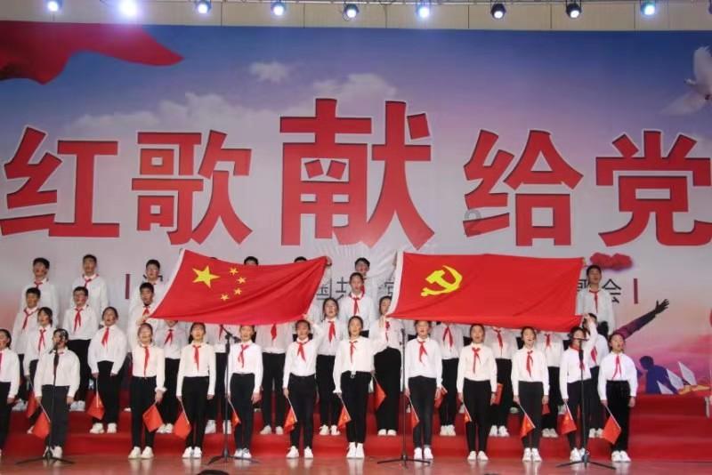 马尔科:塞恩斯是个好车手,但和维斯塔潘一起进小红牛不太走运